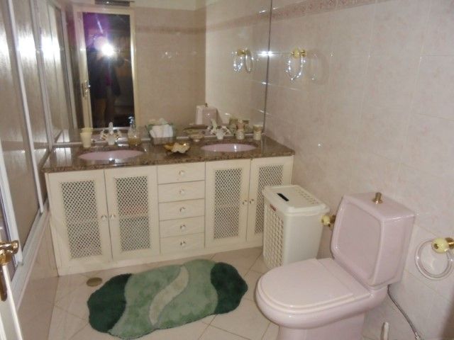 Salle de bain appartement Bairro do Rosario - LGC Immobilier Sàrl